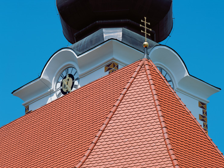 Roof of curch plain tile KLASSIK naturalred