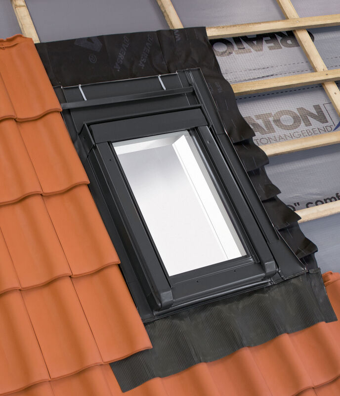 Thermally-insulated roof access hatch 55 x 78 cm